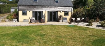 Spring Cottage Escape for Couples