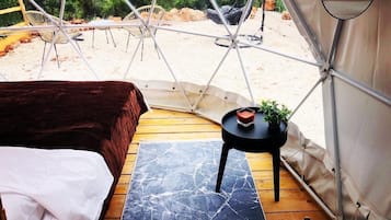 2 bedrooms, bed sheets