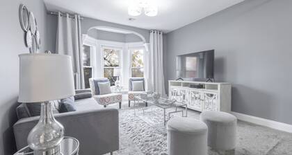 Two Bedroom 2nd Floor Apartment 20 miles from NYC