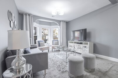 Two Bedroom 2nd Floor Apartment 20 miles from NYC