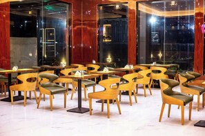 Food and drink - Blu Atlantic Hotel and Waterparks (Lekki)