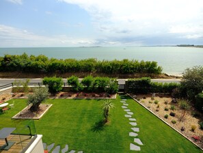 Terrace/patio - Appartement Avec Terrasse Front de Mer, vue Imprenable sur Tatihou (Reville)