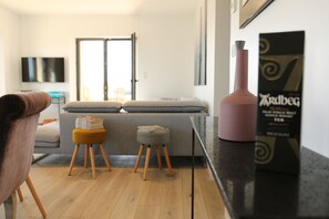 Smart TV, table tennis, books, stereo - Appartement Avec Terrasse Front de Mer, vue Imprenable sur Tatihou (Reville)