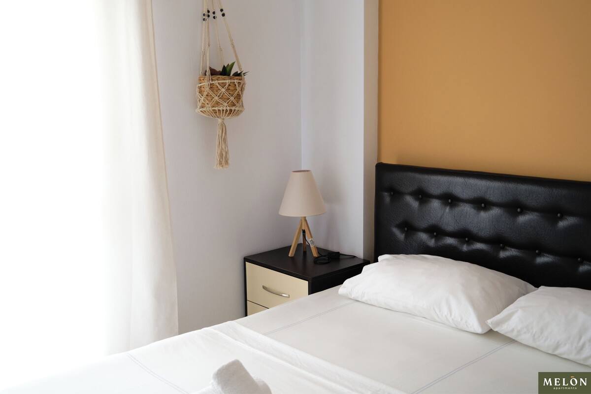 Habitación triple básica | 1 habitación, escritorio y insonorización