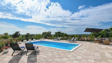 Piscina stagionale all'aperto