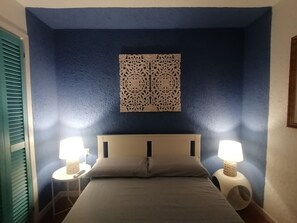 2 habitaciones, tabla de planchar con plancha, wifi y ropa de cama 