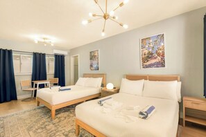 1 habitación, tabla de planchar con plancha, wifi y ropa de cama 