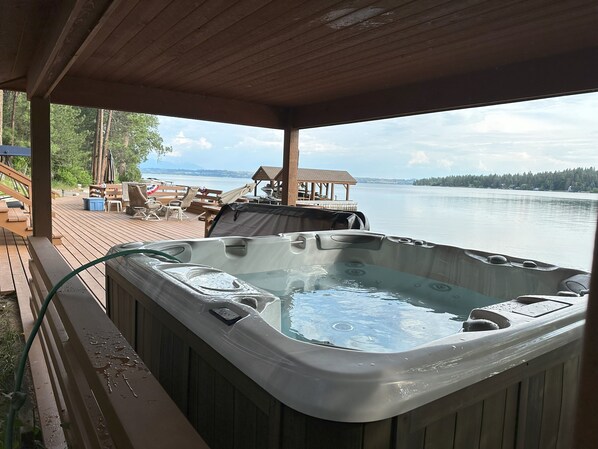 Baignoire à remous extérieure