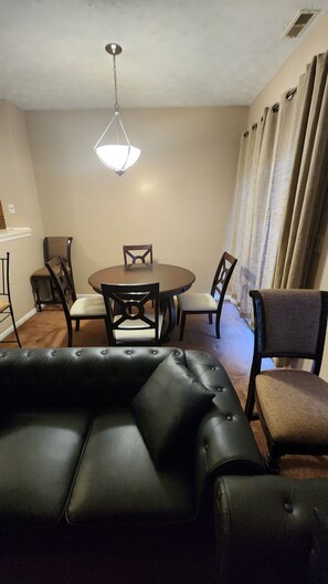 Interior - Beautiful Shades Home. 2 bed 2.5 bath
Luxury Home.
Private Airoplane Landing
 (Indianapolis)