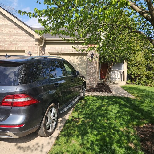 Beautiful Shades Home. 2 bed 2.5 bath
Luxury Home.
Private Airoplane Landing
