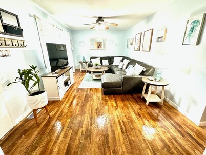 4-bedroom house in beautiful Virginia Beach Downtown