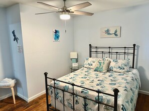 4 slaapkamers, een strijkplank/strijkijzer, internet, beddengoed