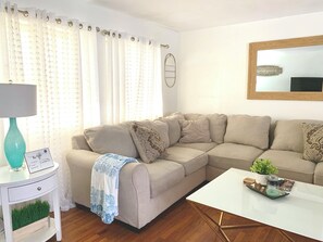 Smart TV - Cozy Ranch Home, Centrally Located near Chicks Beach! (Virginia Beach)