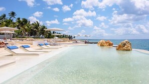 Outdoor pool - Cozy Apartment with 24/7 pool - 5-10 min walk to Beach, Clubs, activities! (Dominicus)