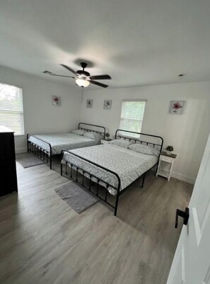3 chambres, bureau, fer et planche à repasser, Wi-Fi gratuit