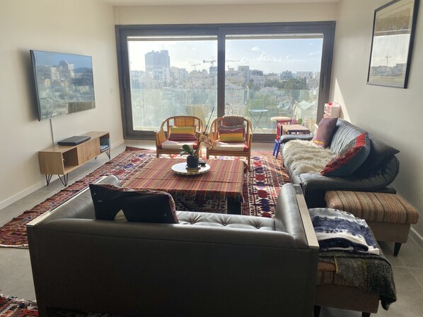 TV