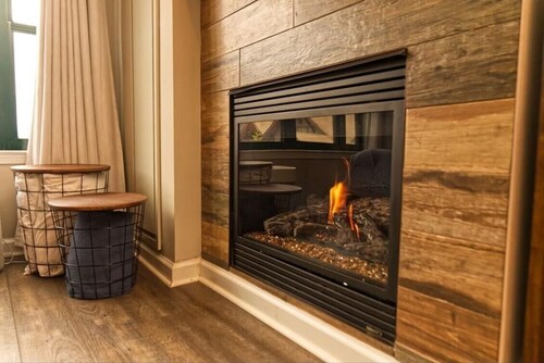 Pool, Hot Tub, Sauna, Gym, Views @ #263