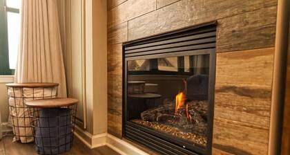 Pool, Hot Tub, Sauna, Gym, Views @ #263