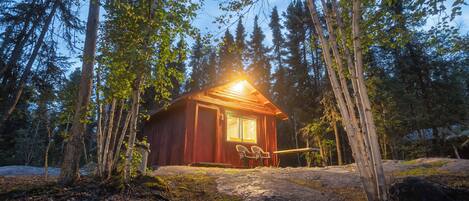 ベーシック キャビン | 2 室のベッドルーム、WiFi (無料)