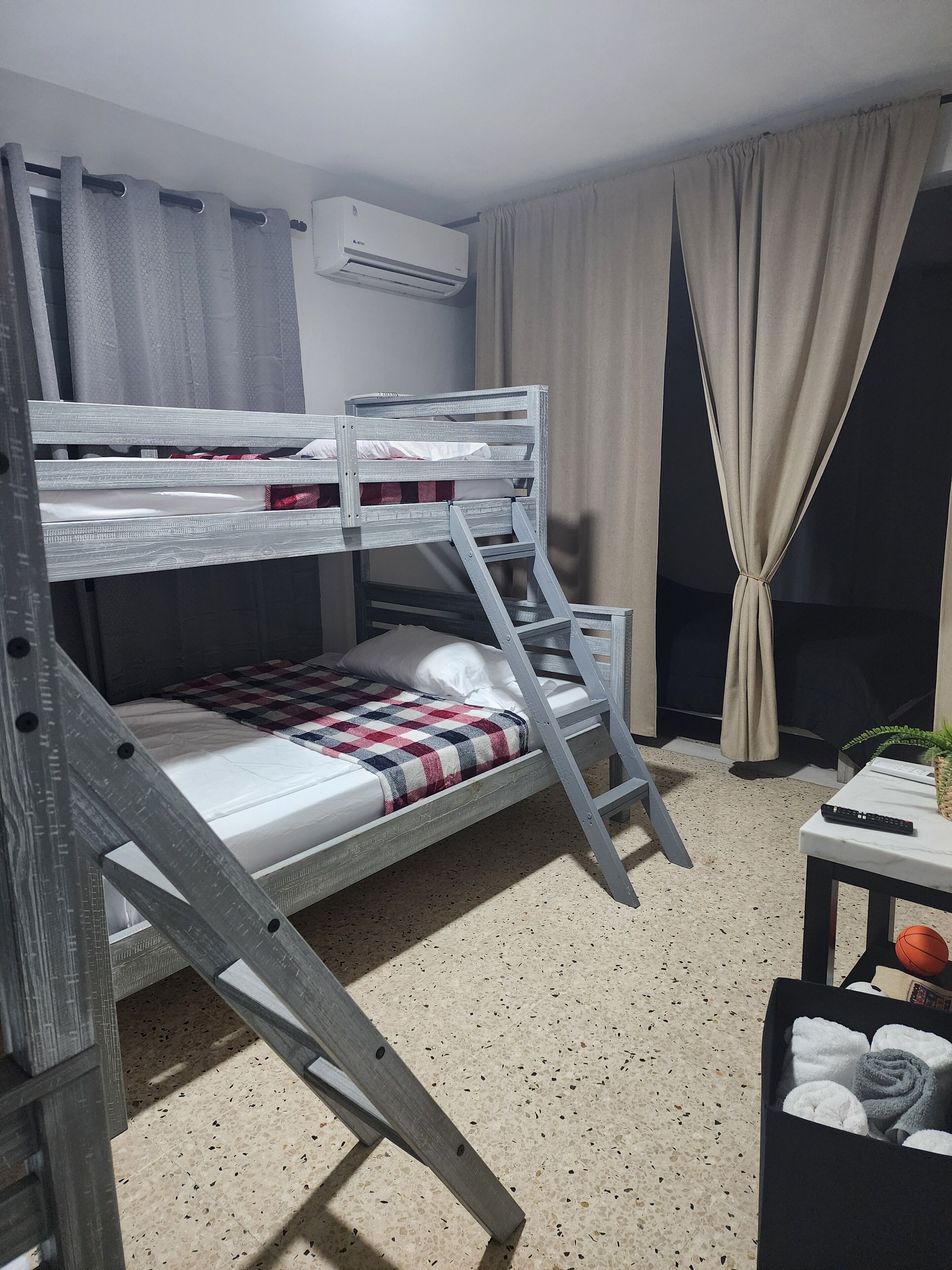 Villa Familiar Apt. 2, Cerca De Playa Marbella, Parking Y Wi-fi - Manatí