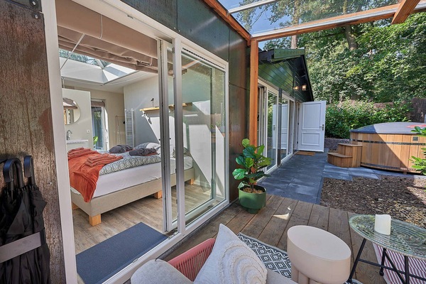 bedroom 3, From 5 paying guests is included in the booking: The 3rd bedroom with panoramic roof (3)