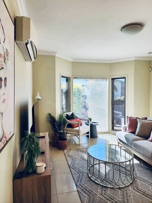 Smart TV, fireplace, offices