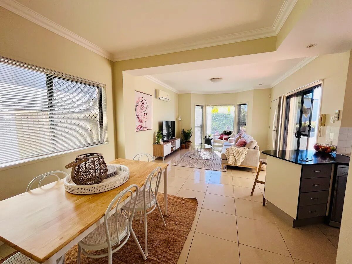 Smart TV, fireplace, offices