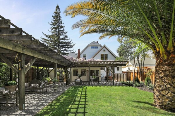Terrace/patio - Sonoma Victorian in Heart of Sonoma (Sonoma)