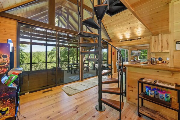 المنشأة من الداخل