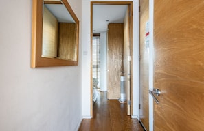 Interior - Centrally Located Apartment minutes from Tower Bridge (London)