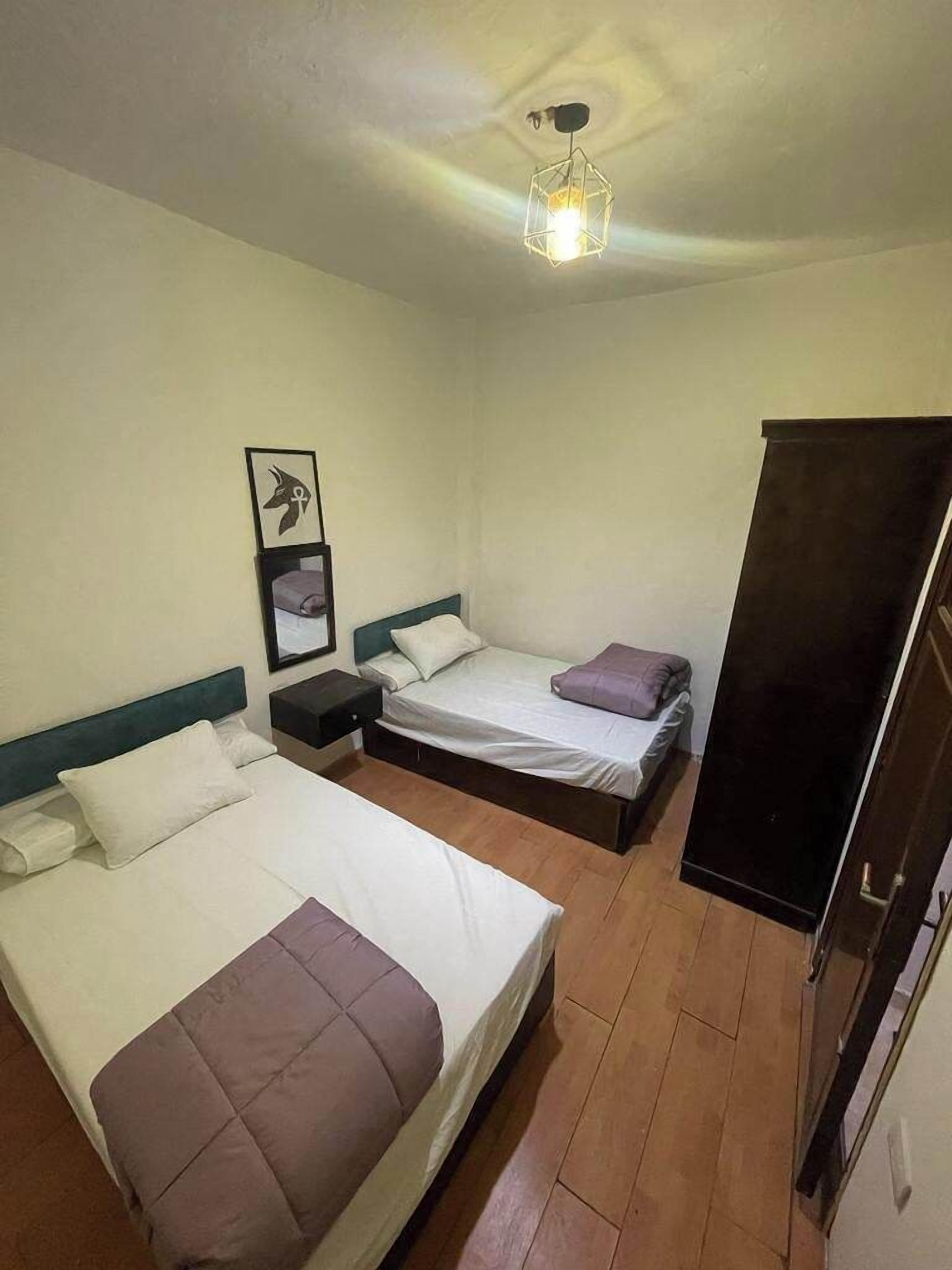 Foto - town pyramids