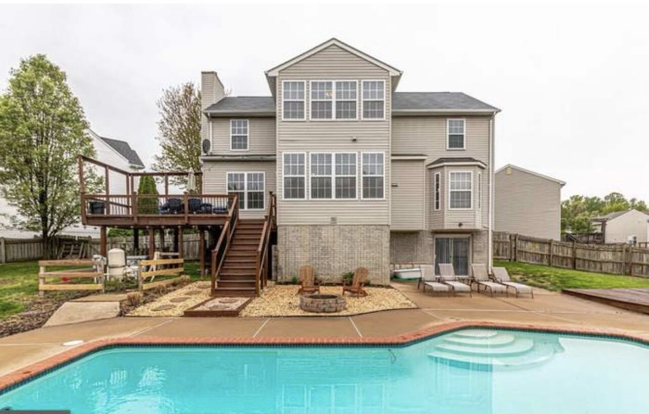 Lovely Entire Home at Historical Occoquan & Close to D.C.