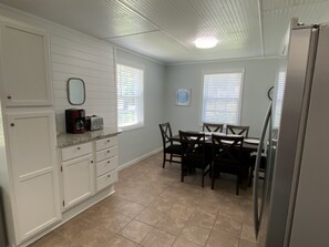 Dining - 2026 Early Discounts - Bid-A-Wee Beach House; 3BD/2BH (Panama City Beach)