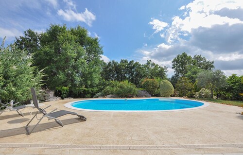 Gorgeous home in Saint-Cézaire-sur-Siag