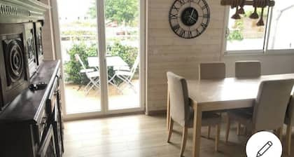 Maison Familiale Avec Piscine et Trampoline