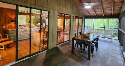 Fern Hill Cabin - near Dupont State Forest