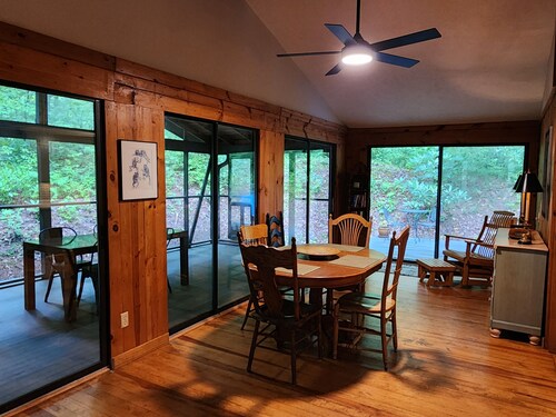 Fern Hill Cabin - near Dupont State Forest