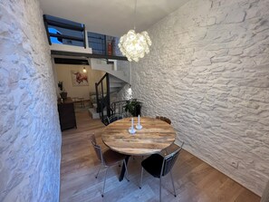 Dining - Maisonnette Centre Historique de Nîmes Tout Équipé ! (Nîmes)