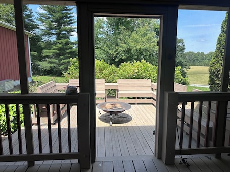 Terrace/patio. Spacious Country Home - uniquely located for great family fun
