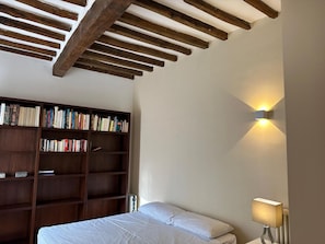 2 Schlafzimmer, Bügeleisen/Bügelbrett, Bettwäsche