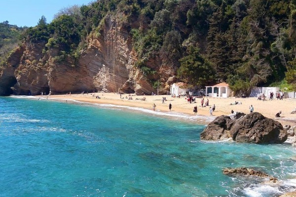 Beach nearby, white sand