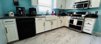 Tree Farm Stay • Fire Pit & Grill • WOW-King Suite