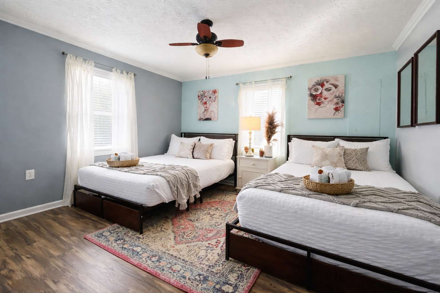 3 habitaciones, tabla de planchar con plancha, wifi y ropa de cama 