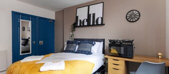 Studio 2 • City Centre • Fast WiFi • Smart TV