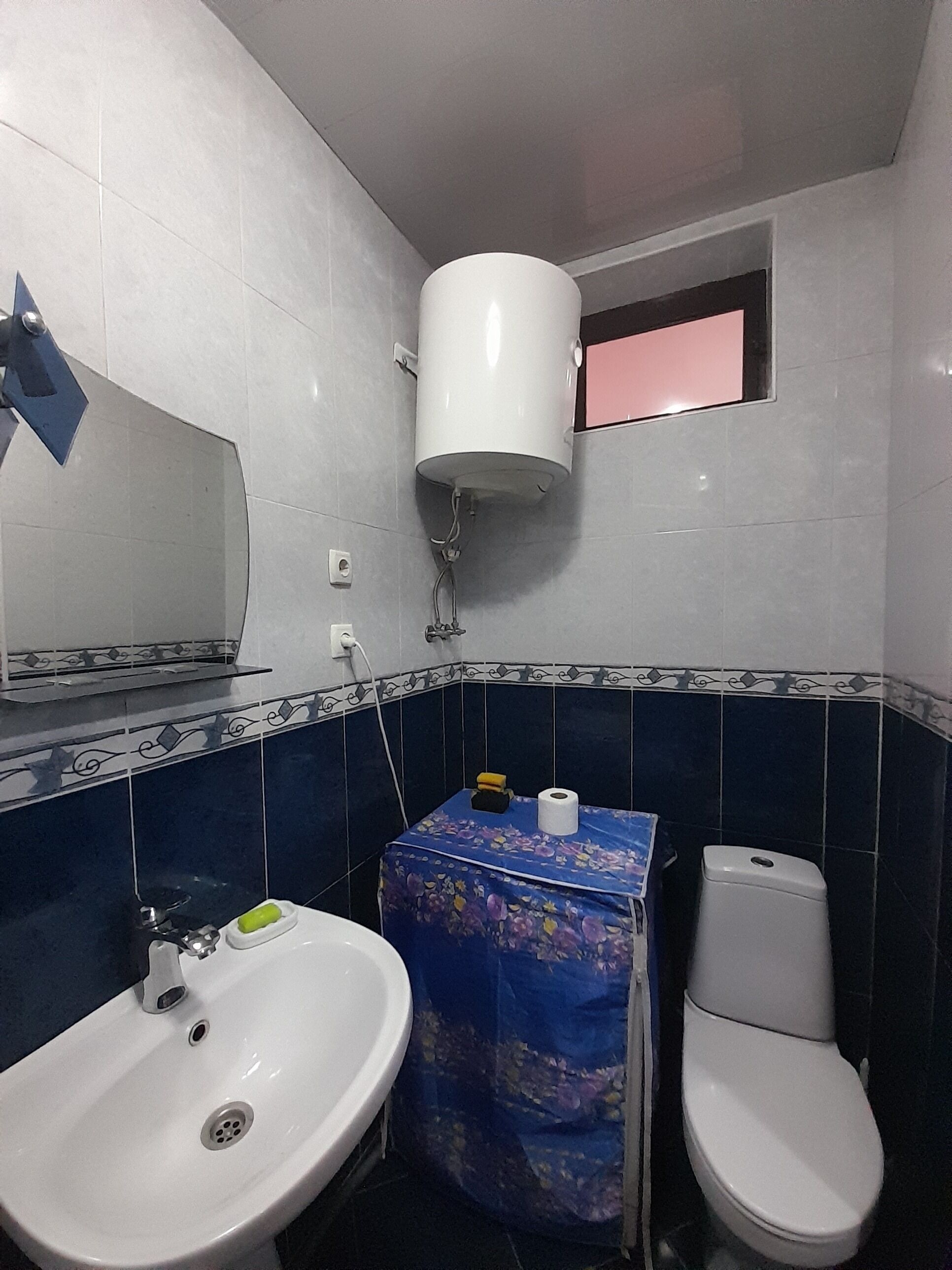 Hårføner, håndklær, såpe og toalettpapir