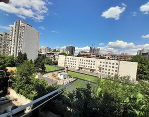 Sports court - Cozy flat on Pekini avenue (Tbilisi)