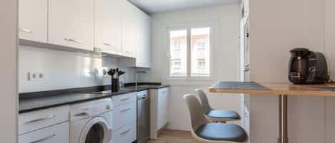 Fridge, microwave, oven, dishwasher