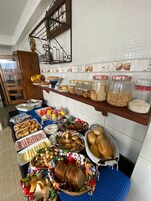 Desayuno buffet incluido todos los días 