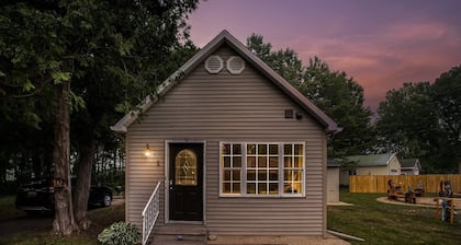 Pickleball | HotTub (Shared) | 2.5 Acres | DogOK| FirePit