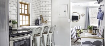 Pickleball Ct | Hot Tub (Shared) | 2.5 Acres | Dog OK | Fire Pit